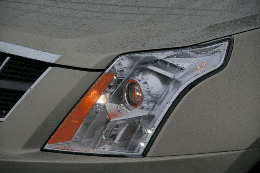  Cadillac SRX Crossover 2010 года  (фото 29 из 95)